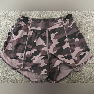 Hotty Hot High Rise - Lined Shorts 4” Heritage 365 Camo Mauve